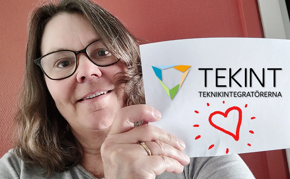 Anna på Studio Text visar TeknikIntegratörernas logotyp